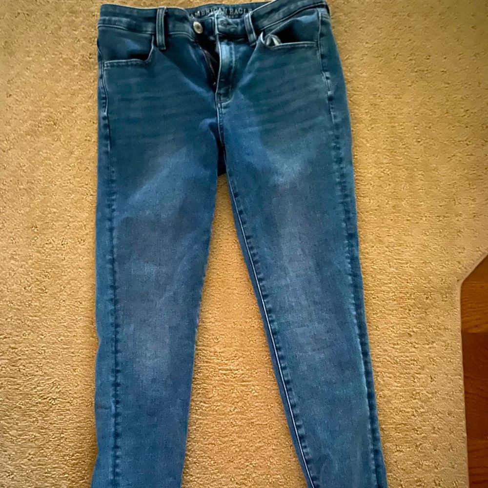American eagle size 6 jeans- comfy and stretchy